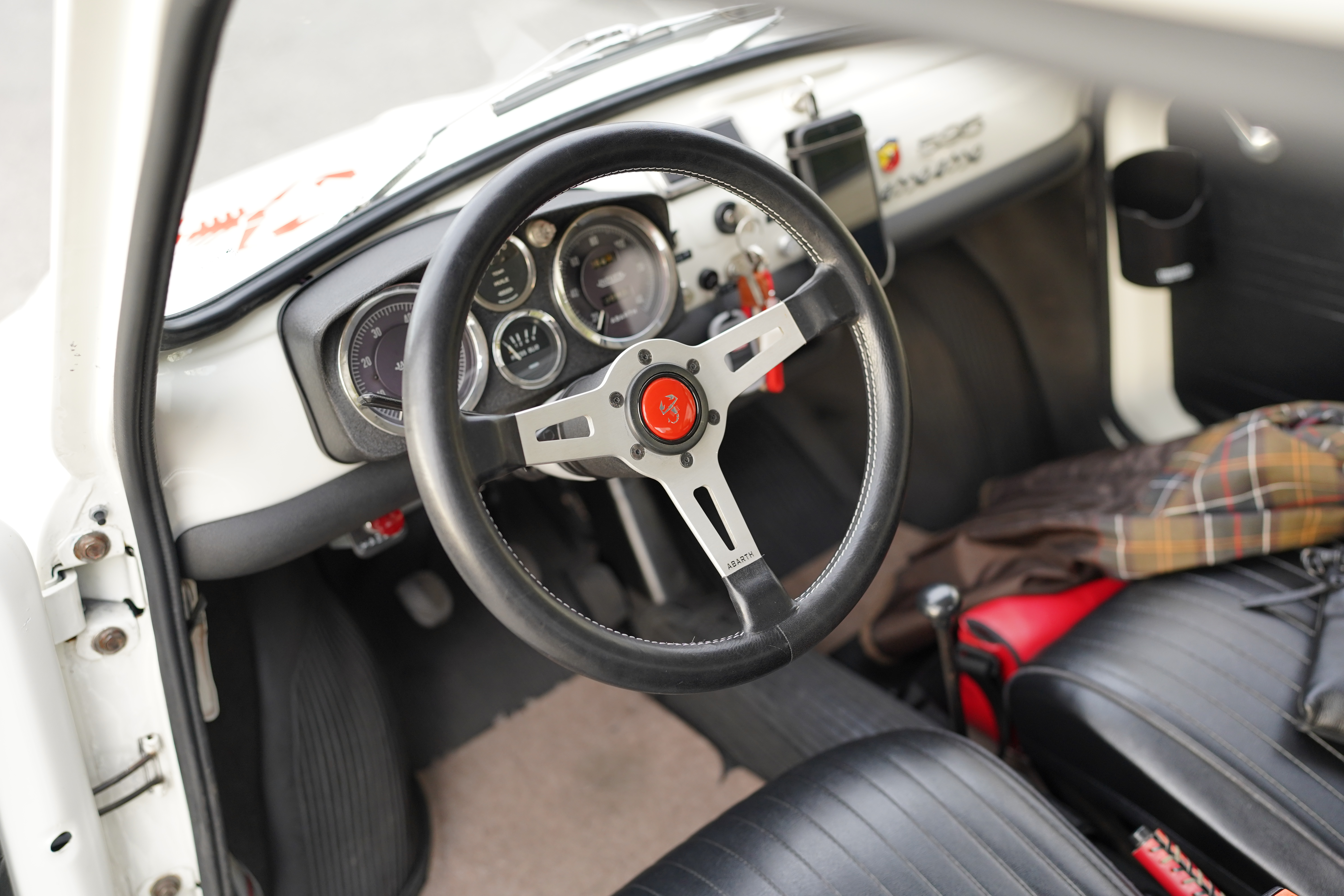 クラシックカーのハンドル